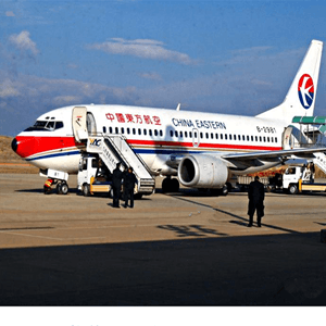 乌兰浩特空运公司航空快运业稳步发展的原因是什么？